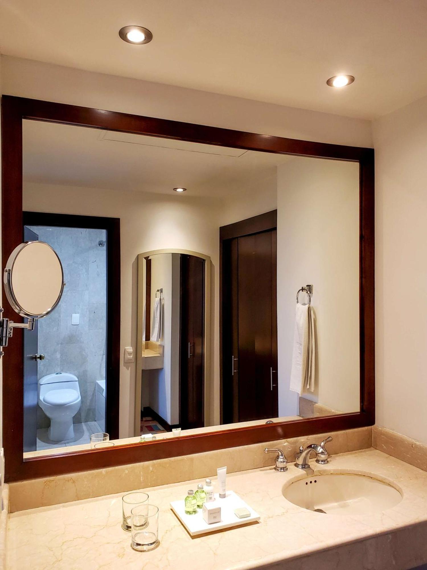Nh Cali Royal Hotell Eksteriør bilde