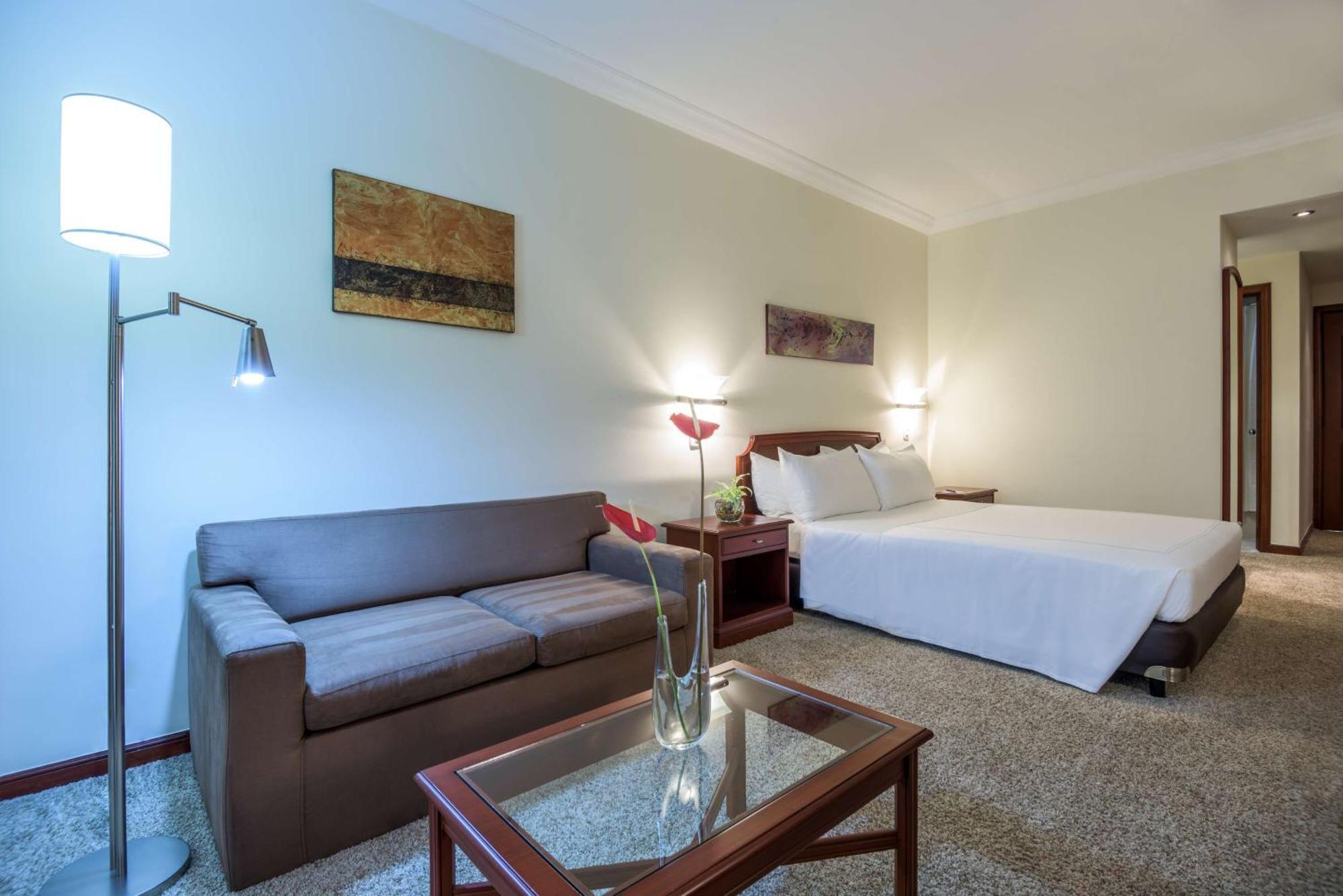 Nh Cali Royal Hotell Eksteriør bilde
